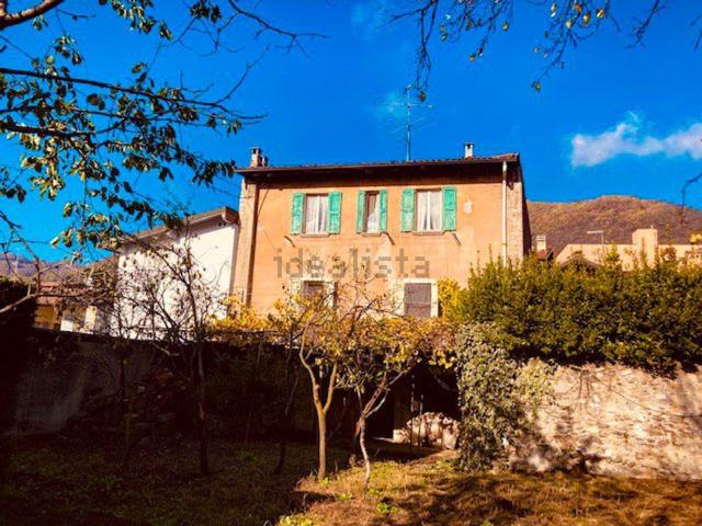 Casa in vendita a Nembro, Lombardia