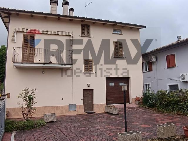 Casa in vendita a Gualdo Tadino, Umbria
