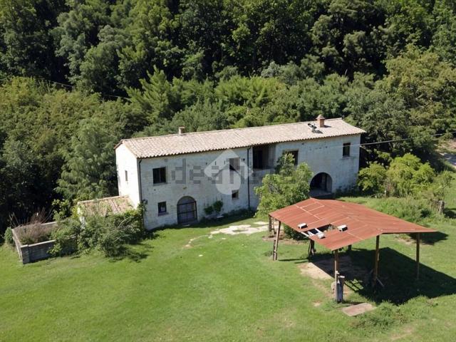 Casa in vendita a San Giorgio, Tarano