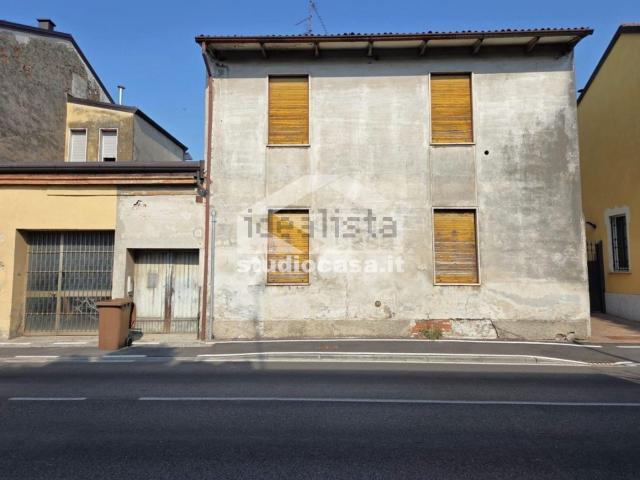 Casa in vendita a Sant'Ambrogio, Cremona