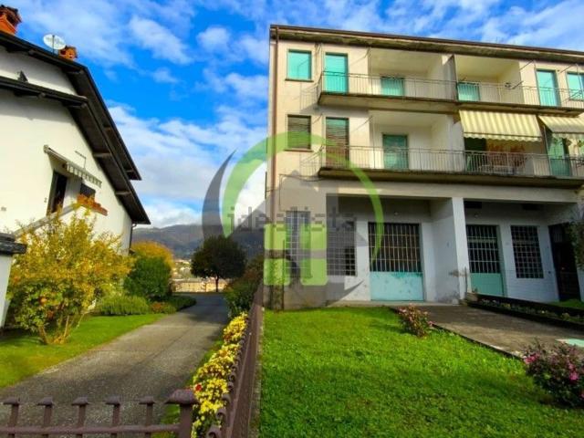 Casa in vendita a Leffe, Lombardia