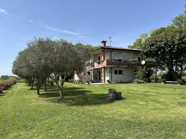 Casa in vendita a Frassinelle Polesine, Veneto