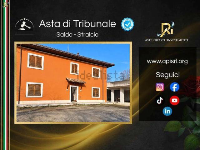 Casa in vendita a Preturo, L'Aquila