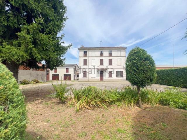 Casa in vendita a Campospinoso, Lombardia