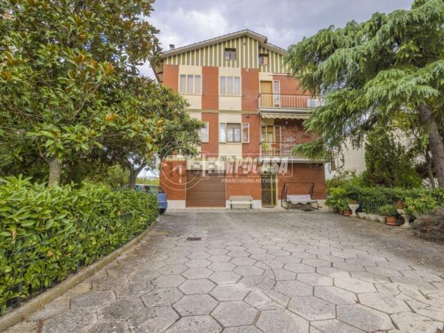 Casa in vendita a Marche, Macerata