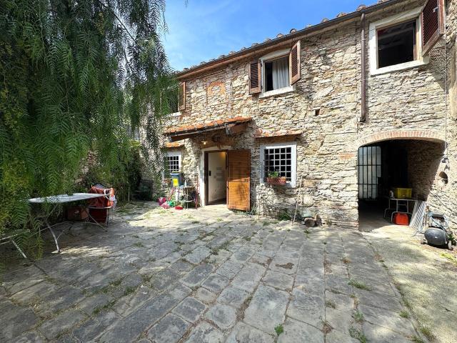 Casa in vendita a Pistoia, Toscana