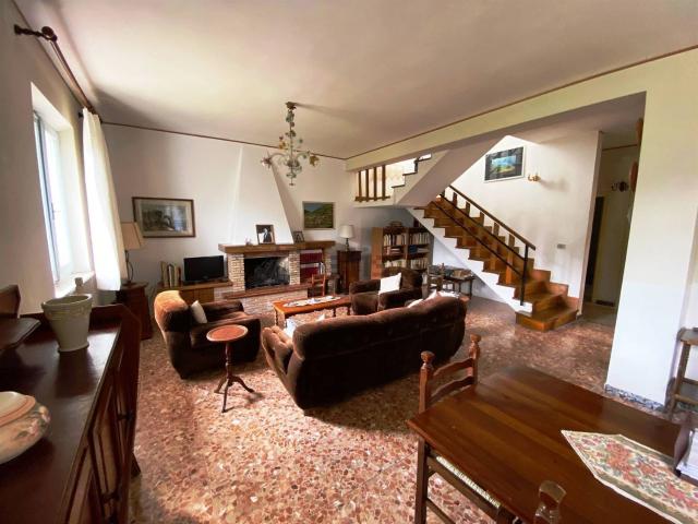 Casa in vendita a Marche, Macerata