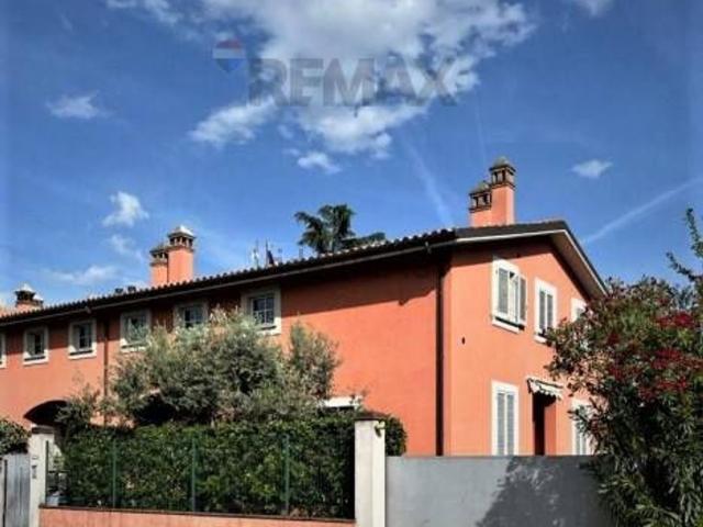 Casa in vendita a Foligno, Perugia