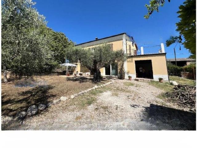 Casa in vendita a Nocciano, Abruzzo