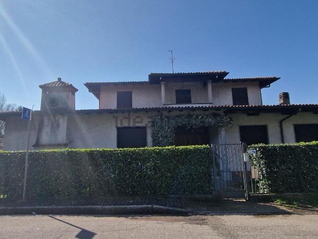 Casa in vendita a Birone, Giussano