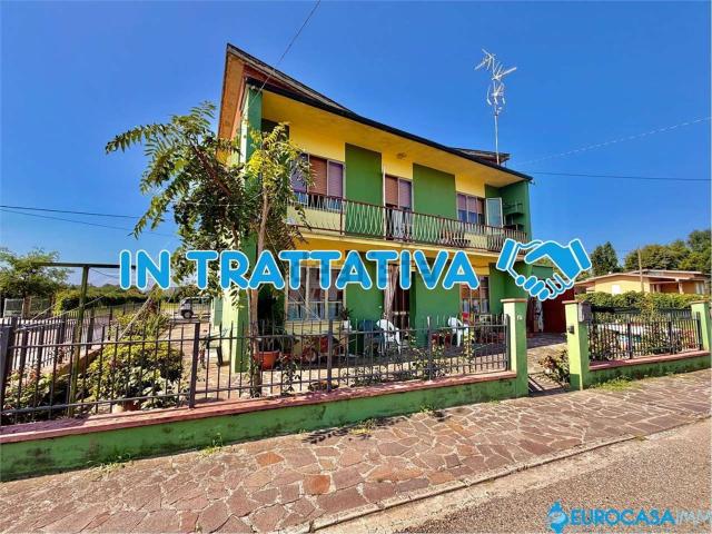Casa in vendita a Novi di Modena, Modena