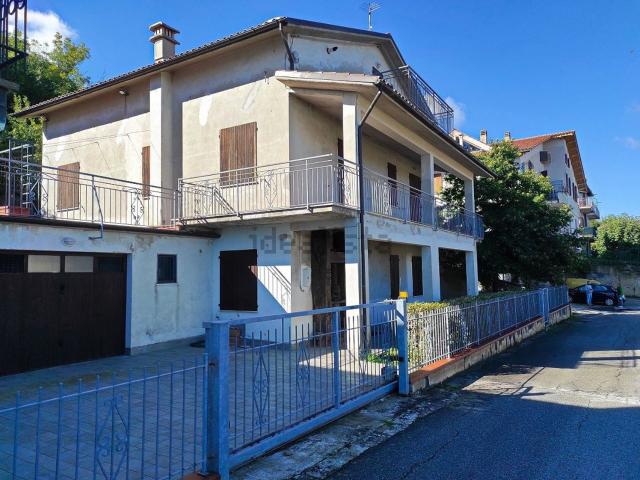 Casa in vendita a Marche, Macerata