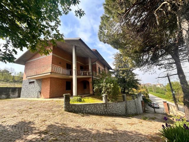 Casa in vendita a Castagnole delle Lanze, Piemonte
