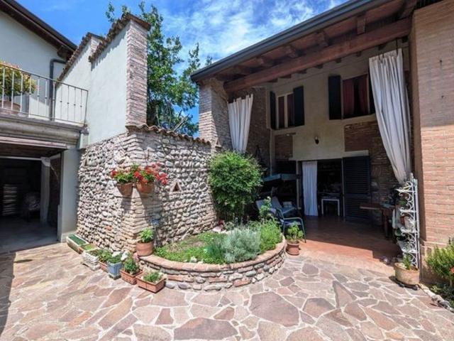 Casa in vendita a Montichiari, Lombardia
