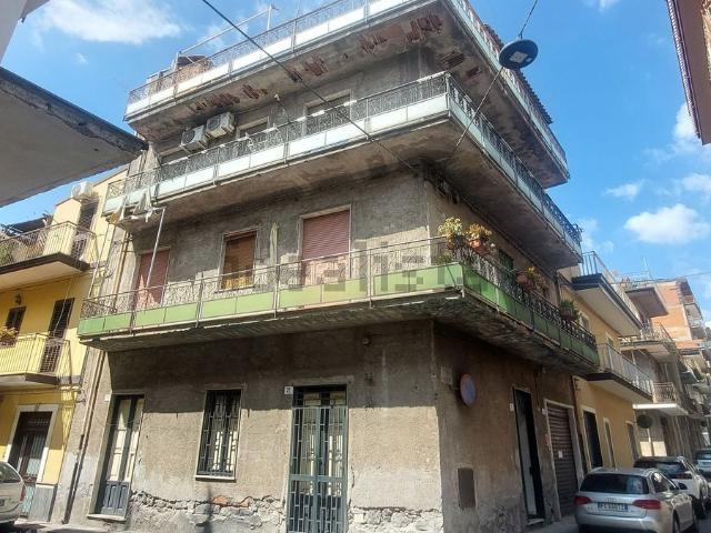 Casa in vendita a Paternò, Sicilia