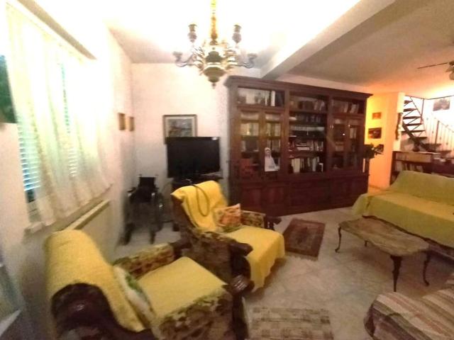 Casa in vendita a Pontecimato, Carrara