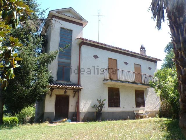 Casa in vendita a Frosinone, Lazio