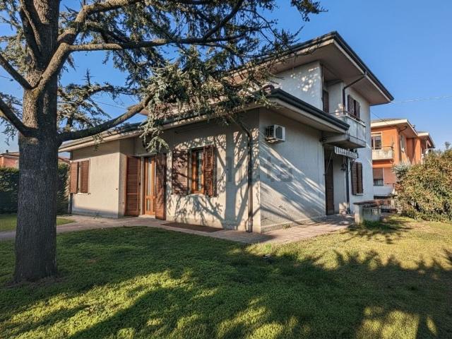 Casa in vendita a Dossobuono, Villafranca di Verona