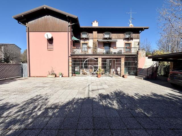 Casa in vendita a Rivoltella del Garda, Desenzano del Garda
