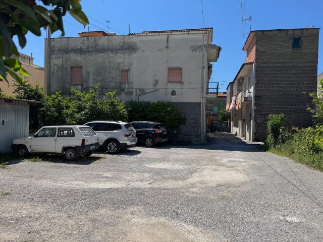 Casa in vendita a Mondragone, Campania