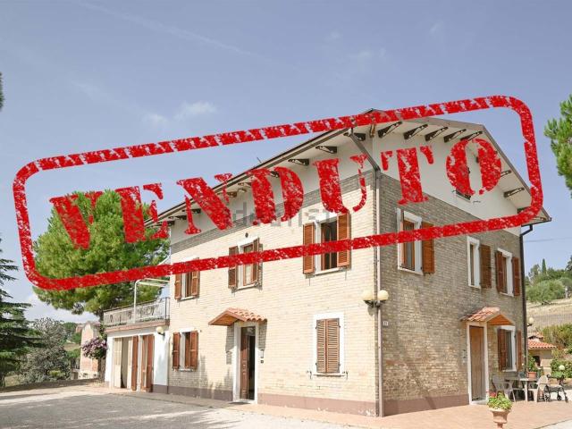 Casa in vendita a Corneto, Marche