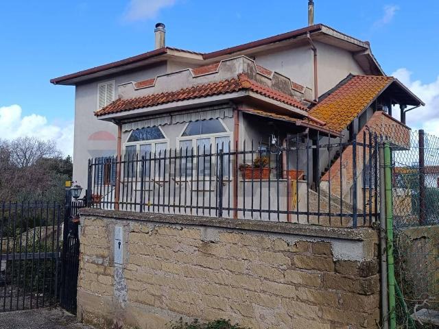 Casa in vendita a Le Salzare, Aprilia