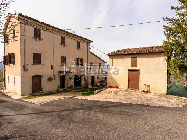 Casa in vendita a Marche, Macerata