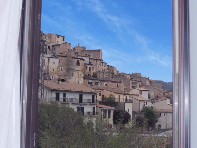 Casa in vendita a Castel Del Monte, Abruzzo