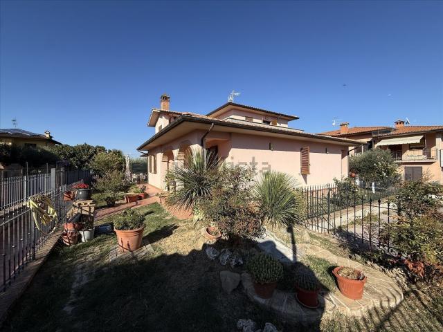 Casa in vendita a Pozzuolo, Castiglione del Lago