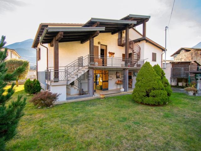 Casa in vendita a Poggiridenti, Lombardia