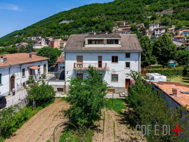 Casa in vendita a Borgorose, Lazio