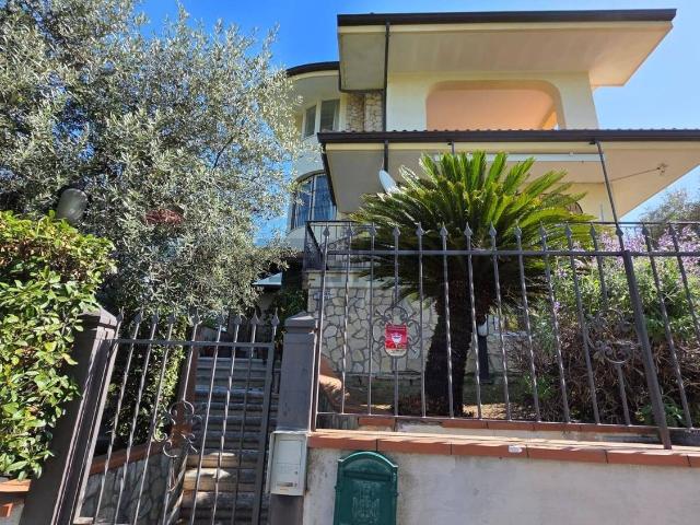 Casa in vendita a Scauri, Minturno