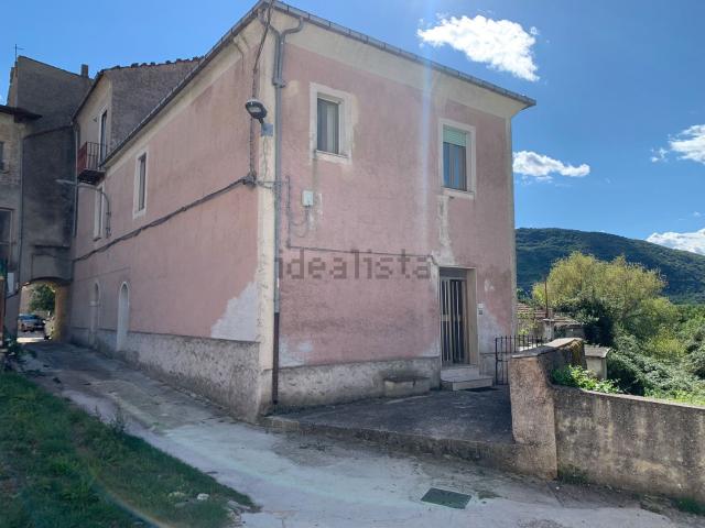 Casa in vendita a Castelpetroso, Molise