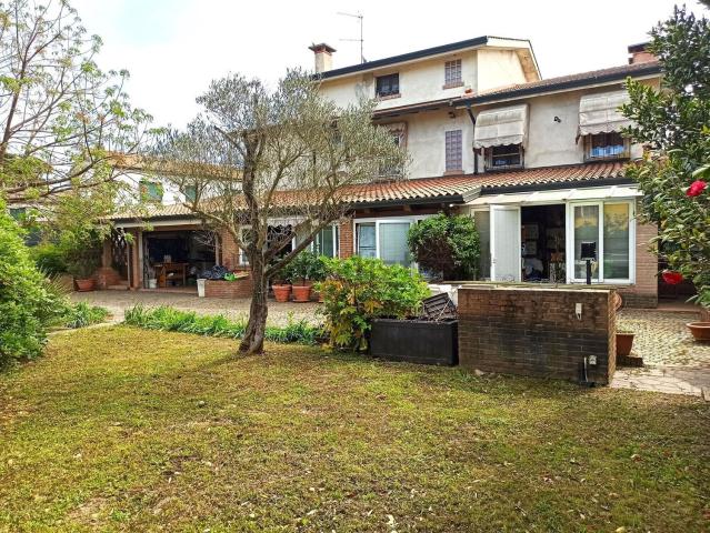 Casa in vendita a Arquà Polesine, Veneto