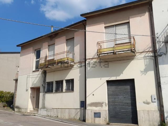Casa in vendita a Deruta, Umbria