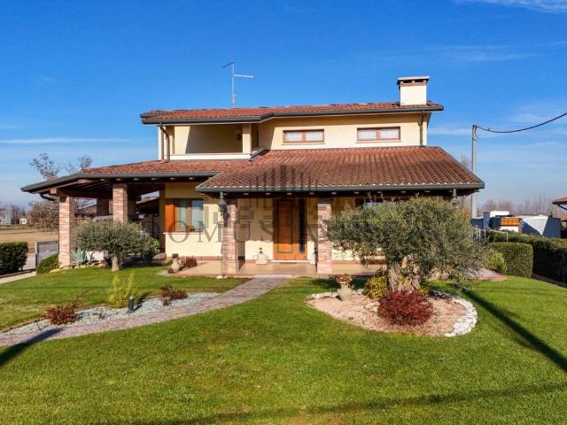 Casa in vendita a Legnago, Veneto