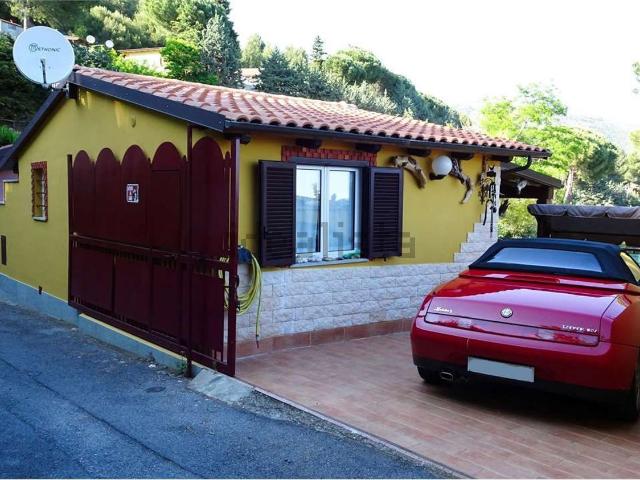 Casa in vendita a Cisano Sul Neva, Liguria