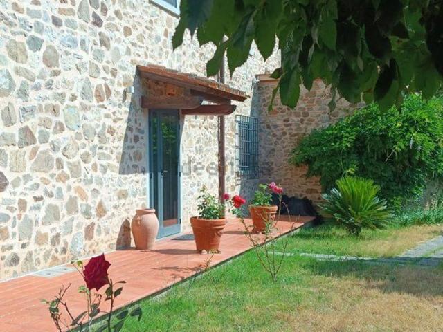 Casa in vendita a Carmignano, Toscana