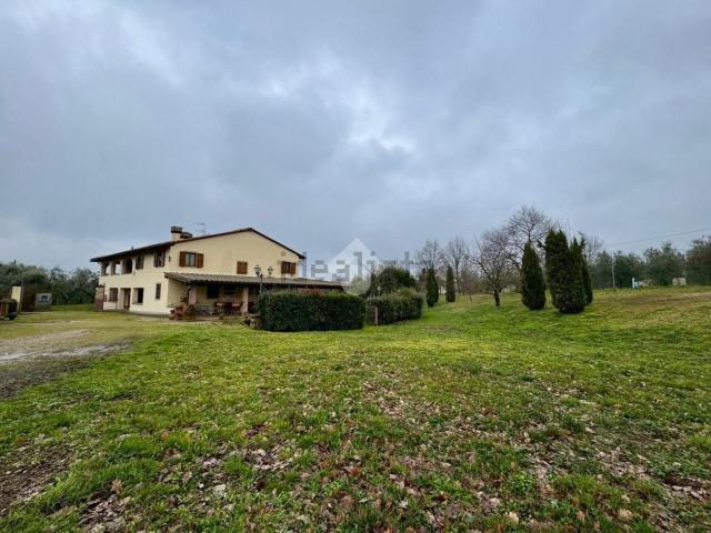 Casa in vendita a Unione di Comuni Valdarno e Valdisieve, Reggello