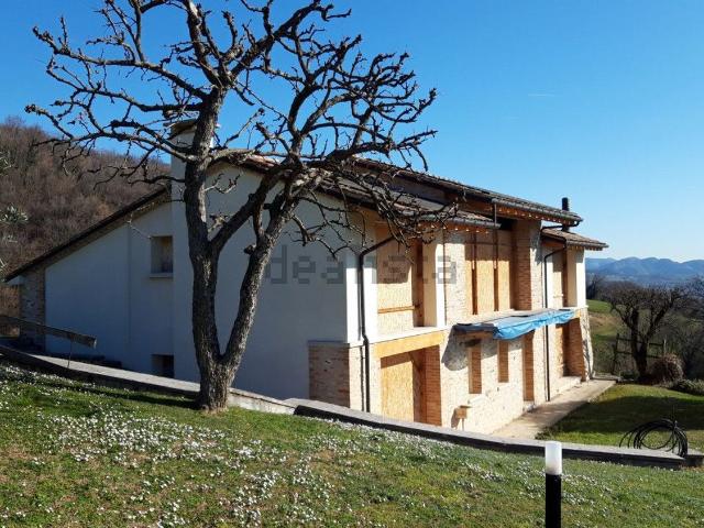 Casa in vendita a Pieve del Grappa, Pederobba