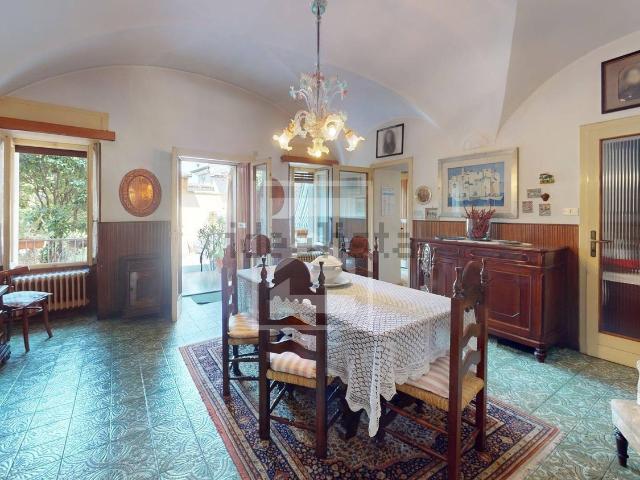Casa in vendita a Lonato del Garda, Brescia