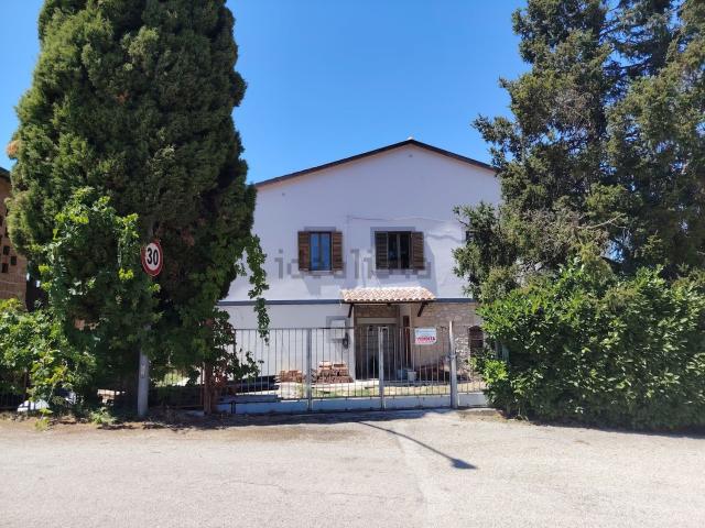 Casa in vendita a Spoleto, Umbria