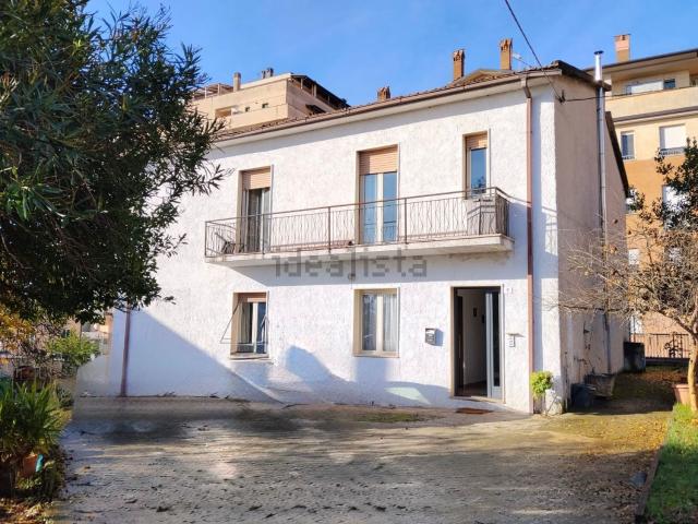 Casa in vendita a Terni, Umbria