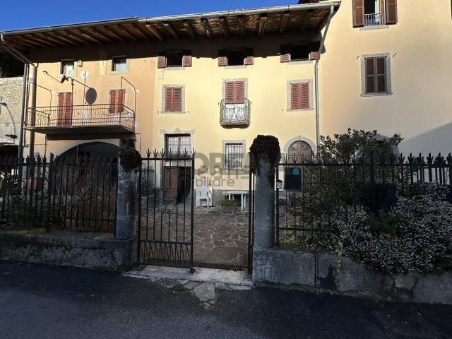 Casa in vendita a Piario, Bergamo