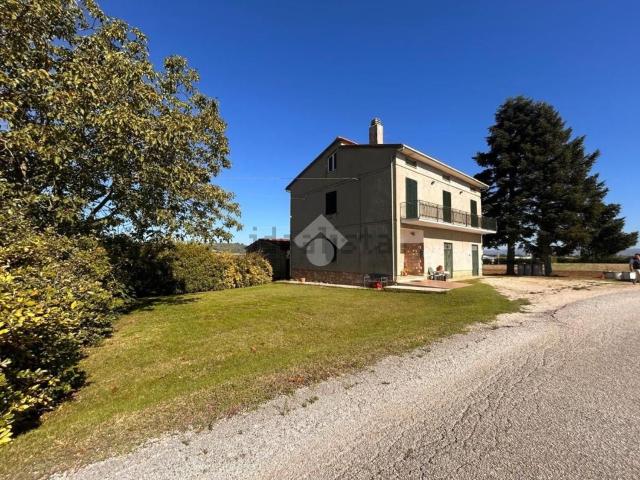 Casa in vendita a Bettona, Umbria