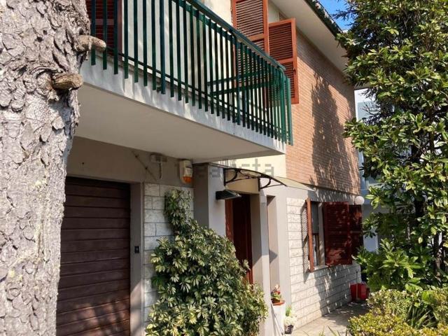 Casa in vendita a Centro storico, Marche