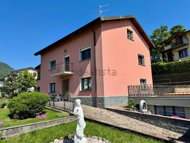Casa in vendita a Almenno San Salvatore, Lombardia