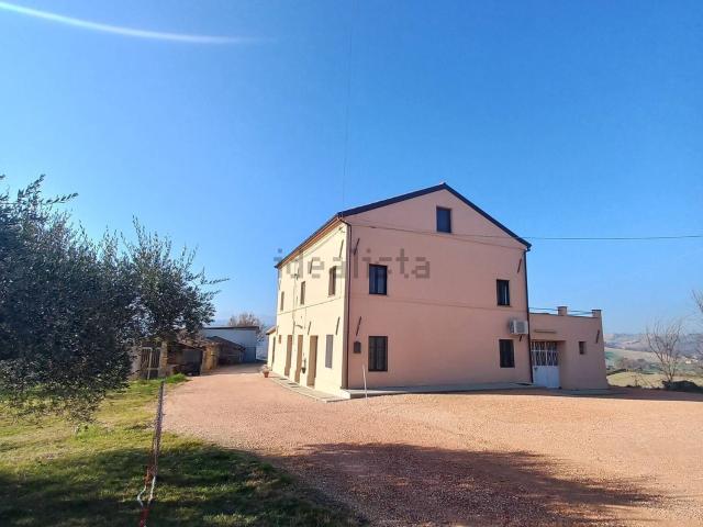Casa in vendita a Marche, Fermo