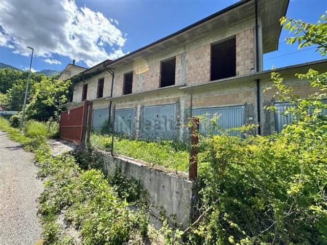Casa in vendita a Pescocanale, Capistrello