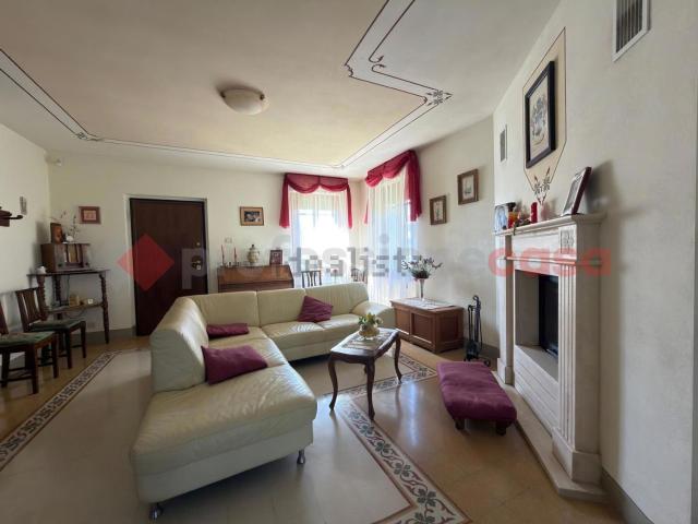 Casa in vendita a Civitella in Val di Chiana, Viciomaggio